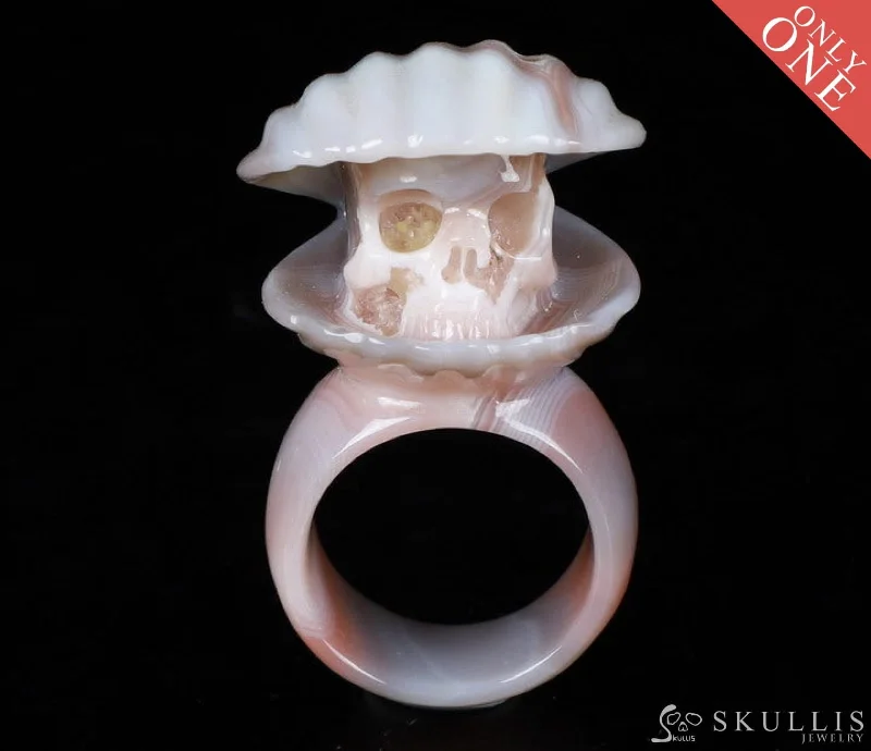 Ladies ease glow rings -Gem Skull Ring of Mozambique Agate Carved Skull in a Shell, US Size 8.5 - 0521628