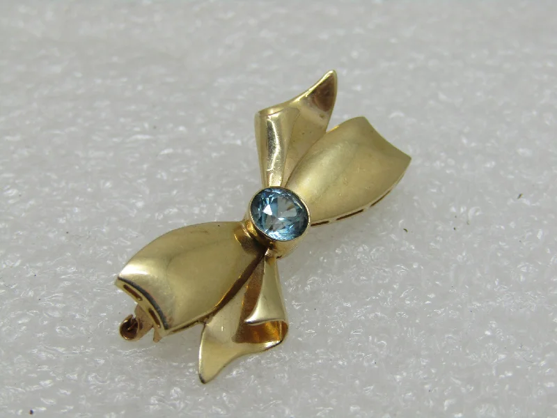 ladies white gold brooch swirls -Vintage 14kt Aquamarine Bow Brooch, Appx. 40 ctw, Locking C Clasp, 1940's, 2.56gr