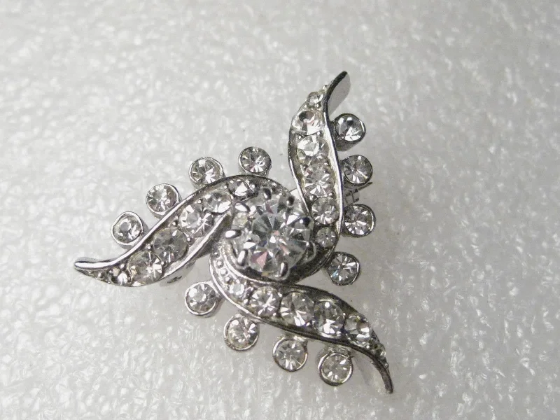 carved design brooch for women -Vintage Art Deco Themed Rhinestone Brooch - Clear stones, Silvertone