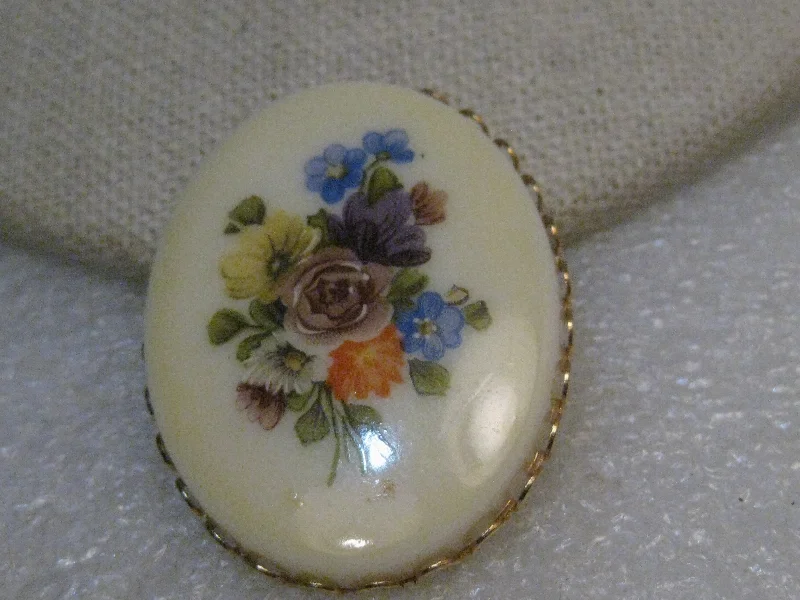 luxury gold brooch for ladies special occasions -Vintage Floral Cameo Brooch, 1960's-1970s, Oval 1.5"