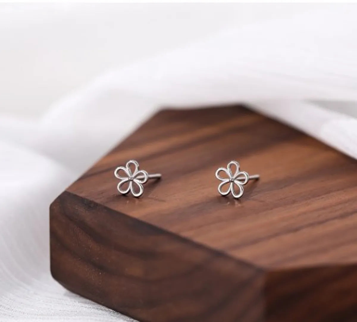 Twilight radiance earrings -1 Pair Simple Style Flower Plating Sterling Silver Ear Studs