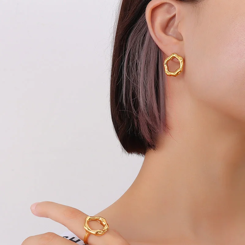 F530 Gold Earrings