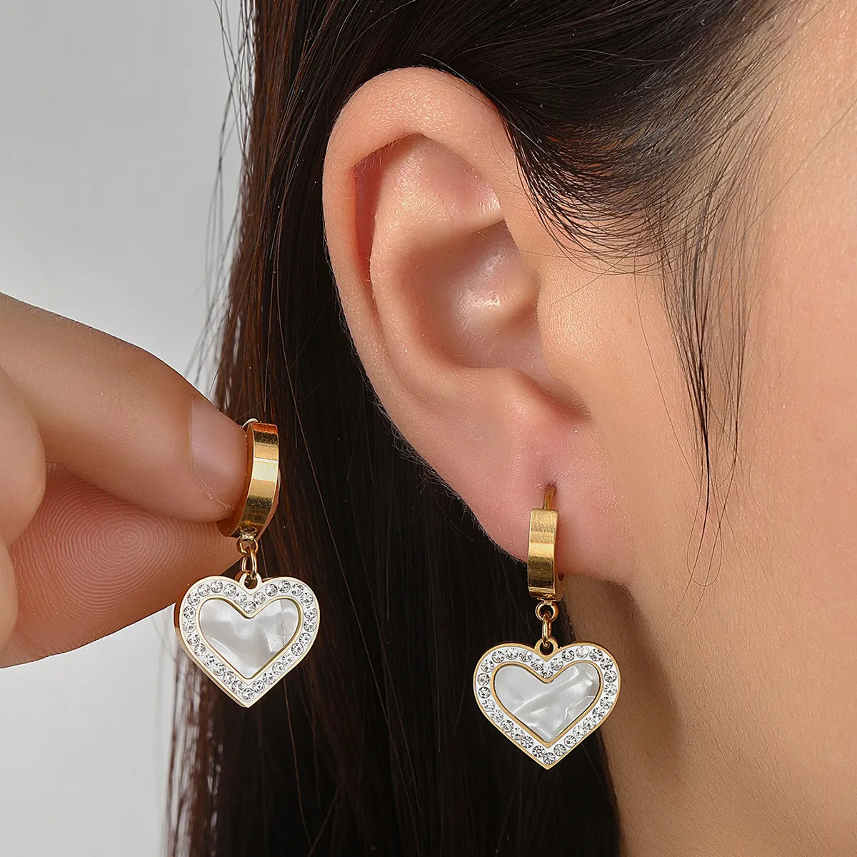 Calm gleam earrings -1 Pair Vintage Style Heart Shape Polishing Plating Inlay Titanium Steel Rhinestones Drop Earrings