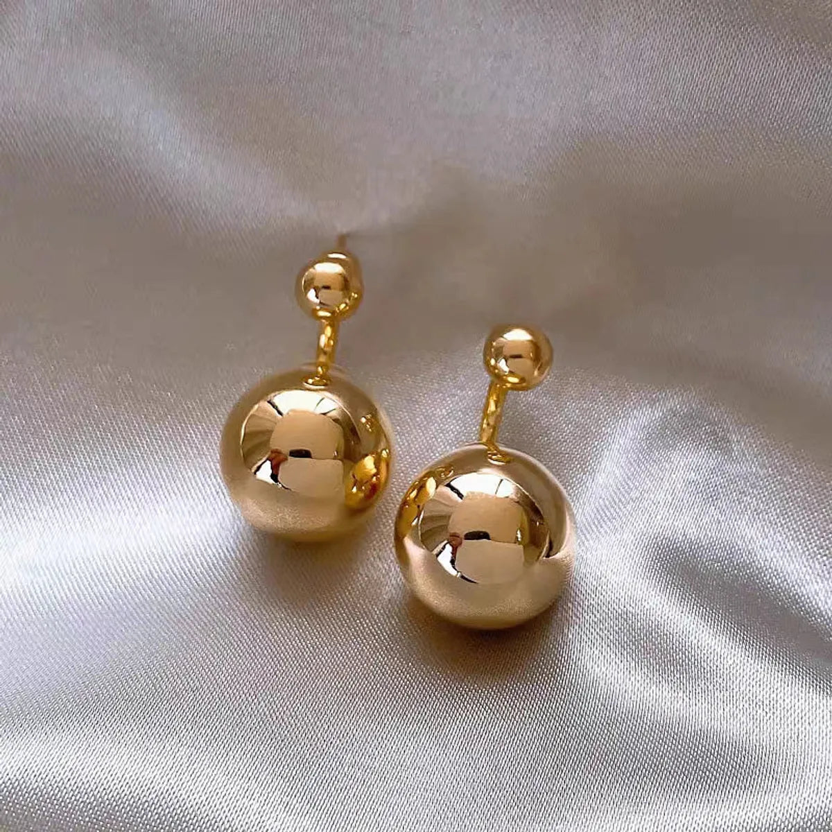 Chic fashion earrings -Simple Style Ball Alloy Plating Women's Ear Studs