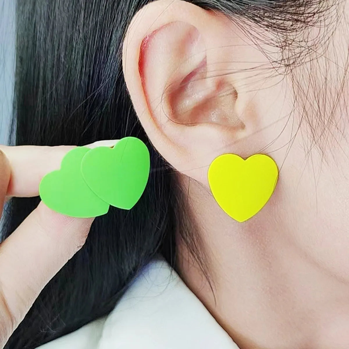 Thin titanium earrings -1 Pair Simple Style Heart Shape Spray Paint Arylic Ear Studs