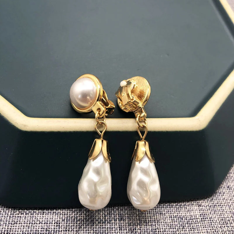 392 Short Pearl 925 Silver Stud Earrings