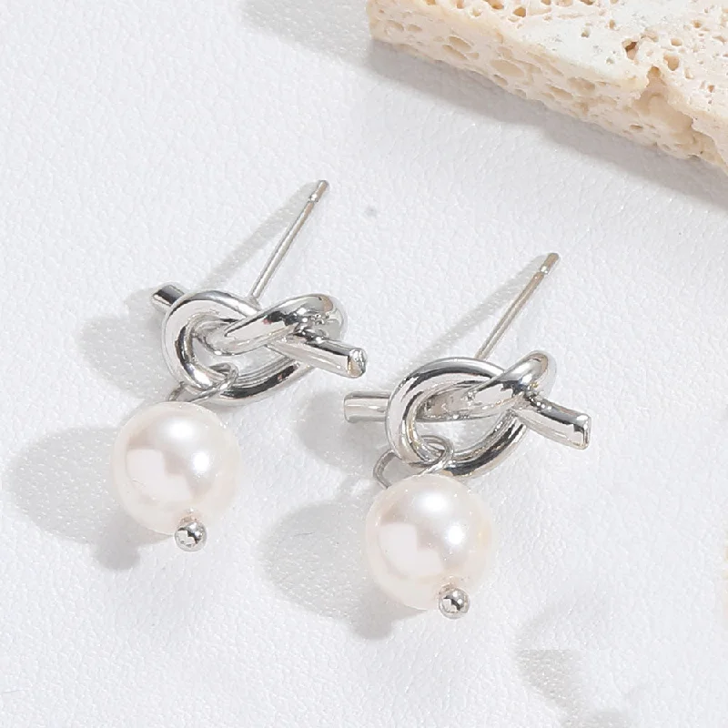 White pearl (silver)