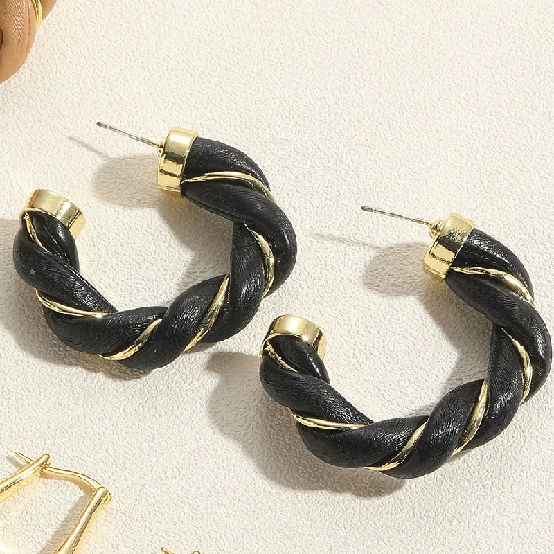 ES2340-4 C-shaped black leather metal earrings