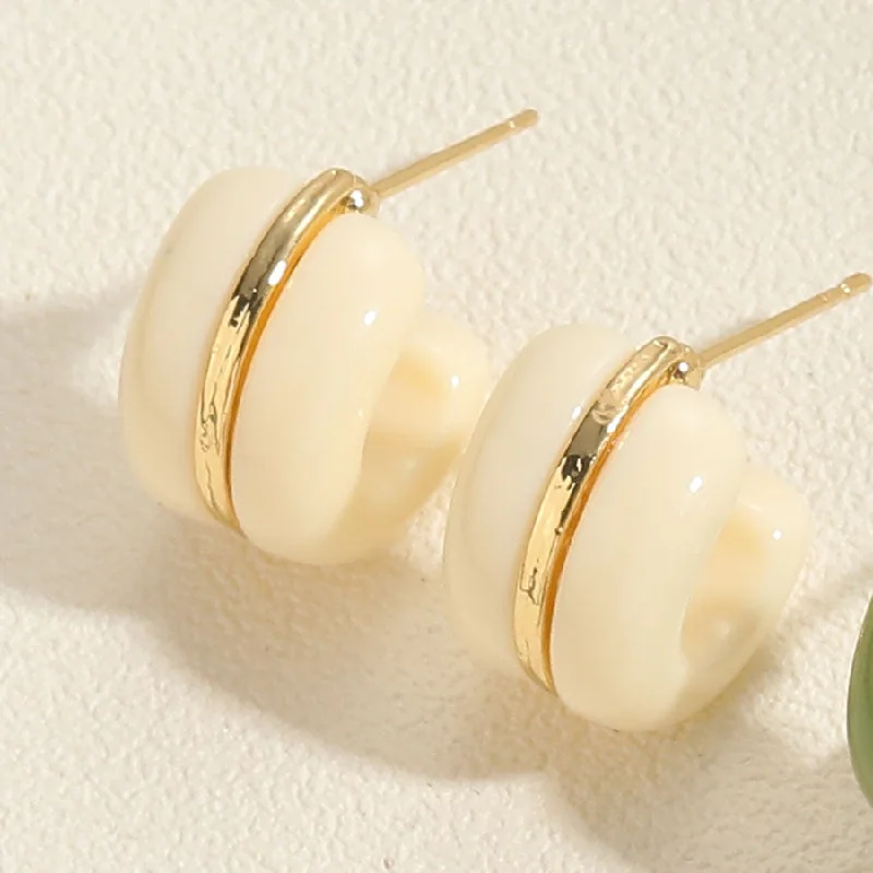 ES2340-1 White Resin C-Shaped Earrings