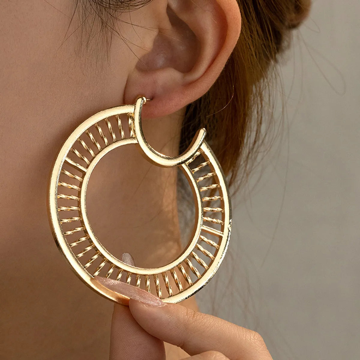 Astro charm earrings -1 Pair Simple Style Round Zinc Alloy Earrings